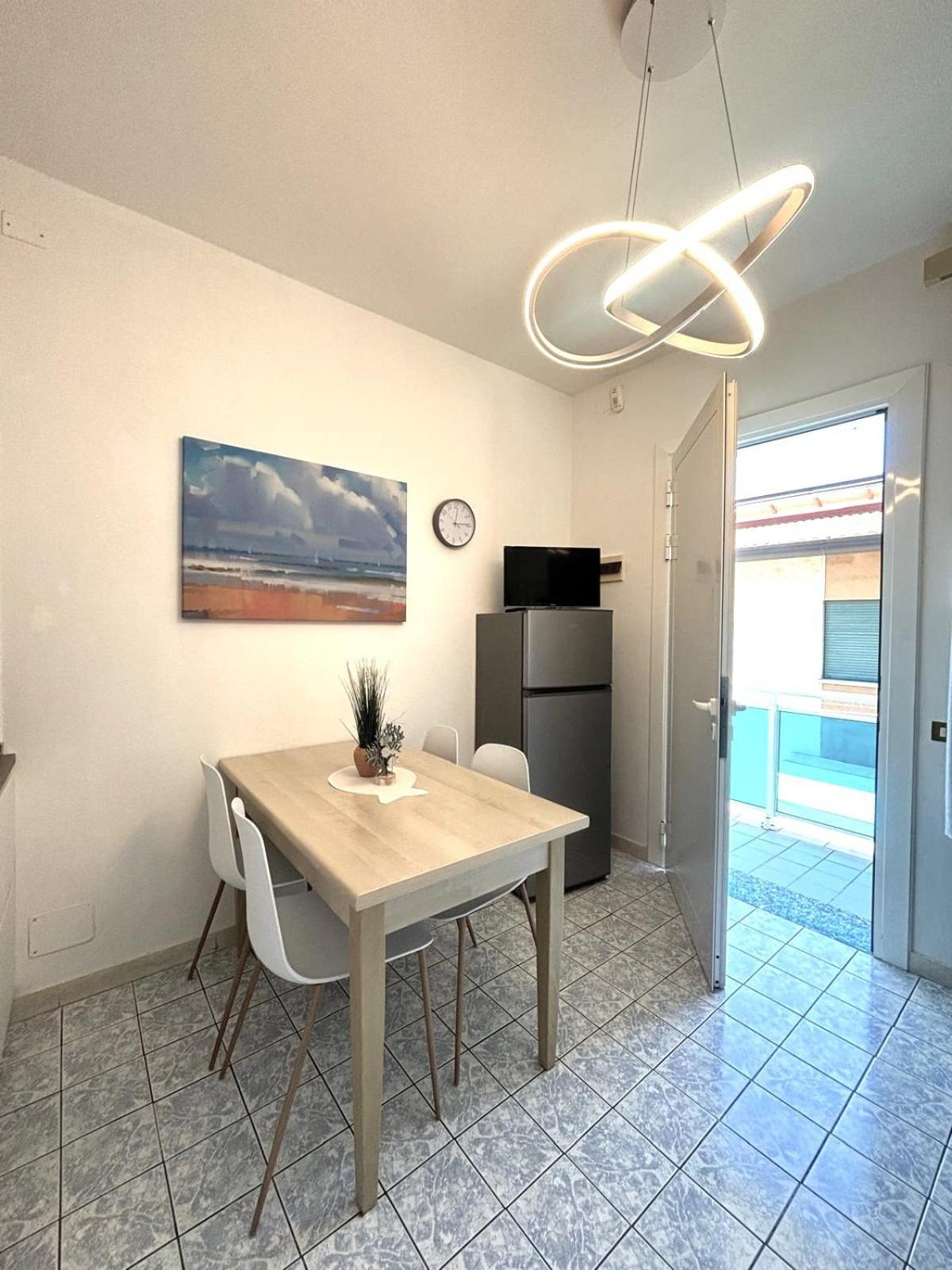 Bilocali Casa De Lazzari - Piazza Brescia - Adria Holiday Jesolo - Family Apartments المظهر الخارجي الصورة